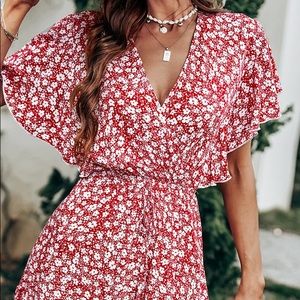 NWT Cupshe Luciana V-neck Flared Sleeve Ditsy A-shape Dress